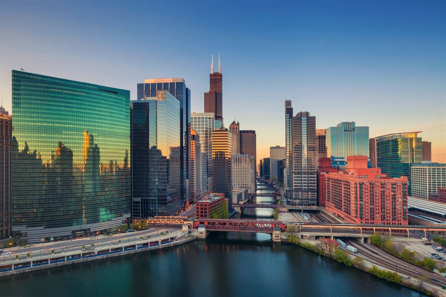 The Chicago River and the downtown Chicago skyline